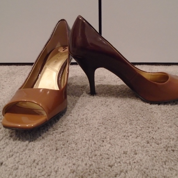 *EUC* patent leather peep toes! - Picture 1 of 5
